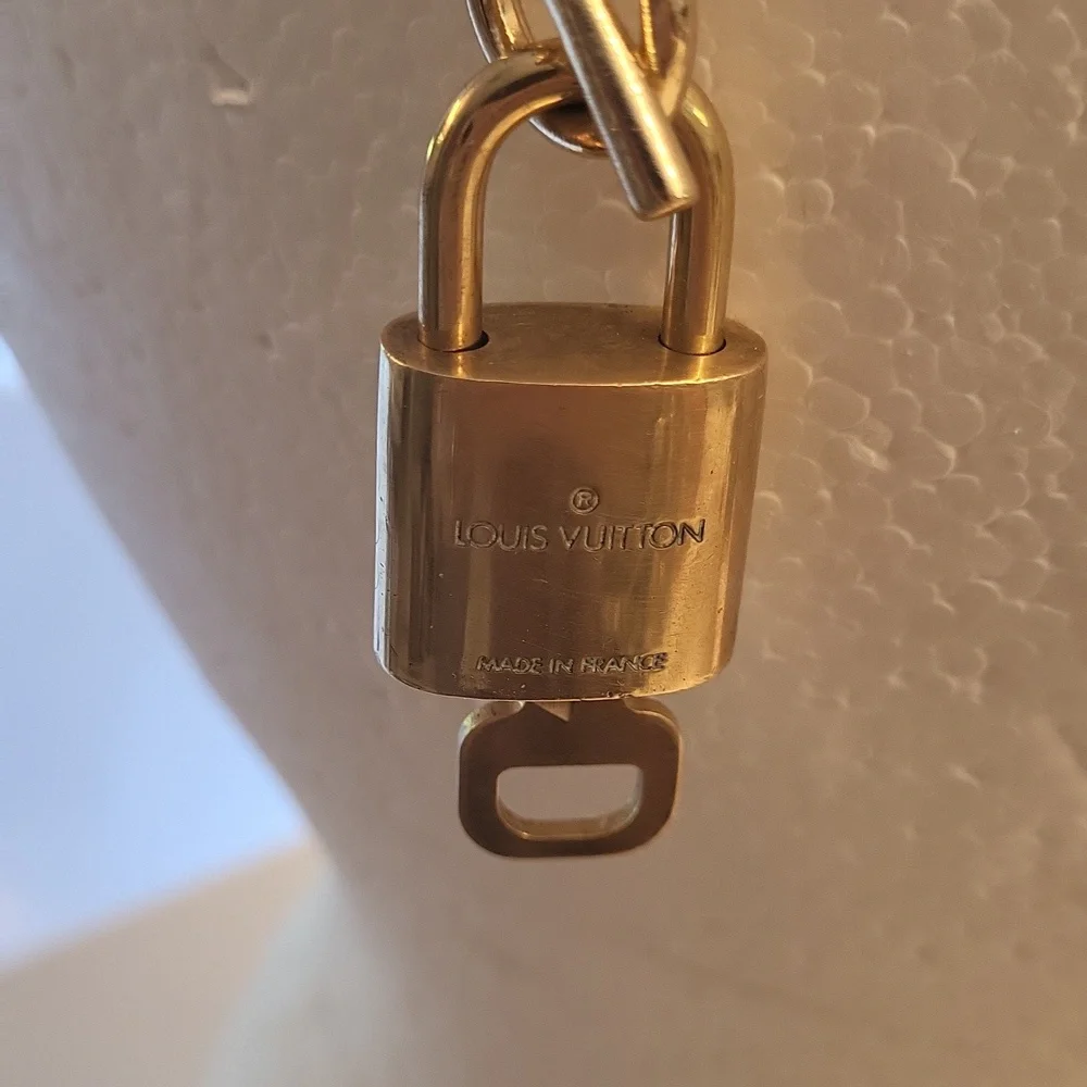 Louis vuitton trio shined by them gorgeous gold plated chocker lock key numbered